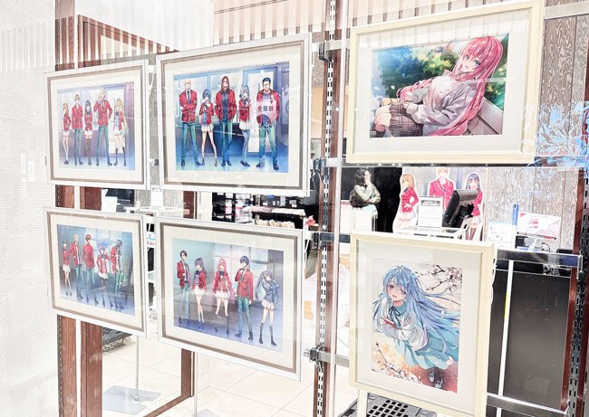 人気キャラが等身大スタンディに!? 「よう実フェスタ in 有楽町マルイ」会場潜入取材レポ