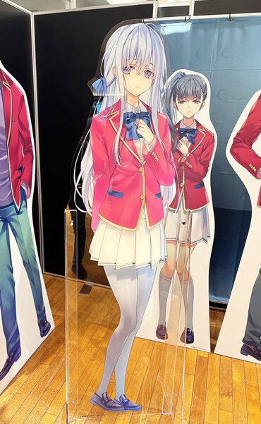 人気キャラが等身大スタンディに!?　「よう実フェスタ in 有楽町マルイ」会場潜入取材レポ