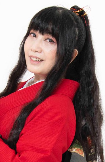 音声ガイドに出演する、川村万梨阿さん(ナーガ役)