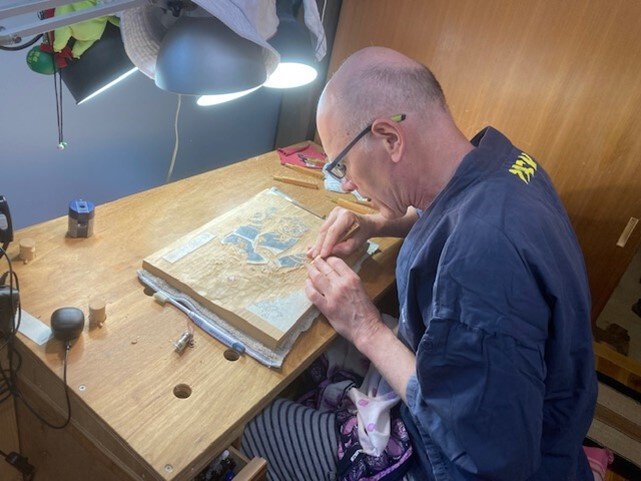 彫師：クリストファー・フォッケンベルグ氏